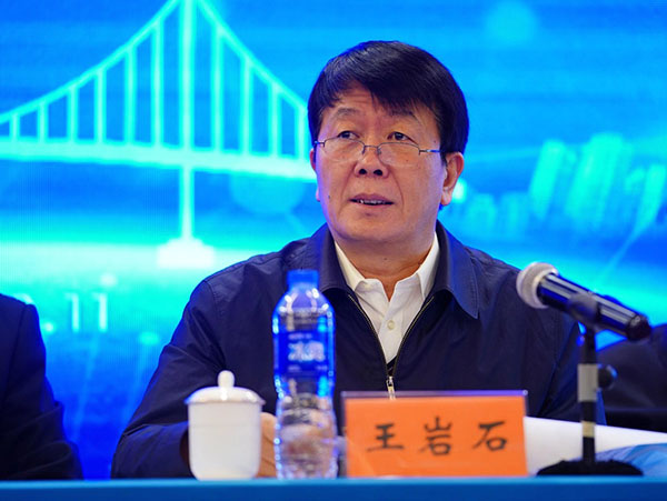 中國新聞攝影學會八屆三次理事會暨全國百家媒體聚焦北京城市副中心攝影采訪活動今天在北京通州區(qū)舉行