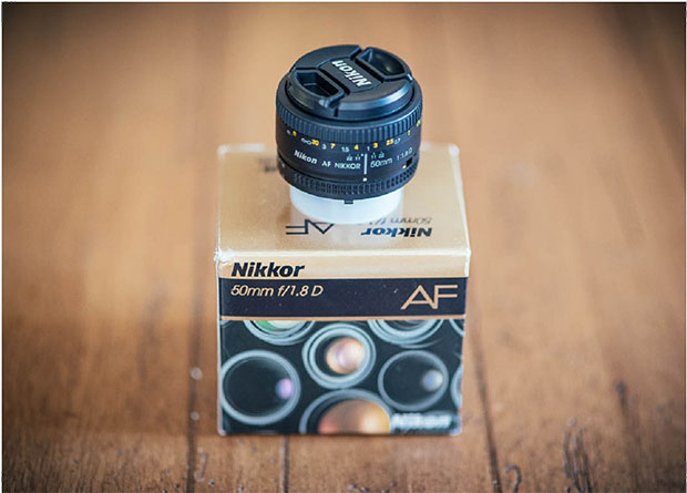 一只嶄新的尼康50mm標頭