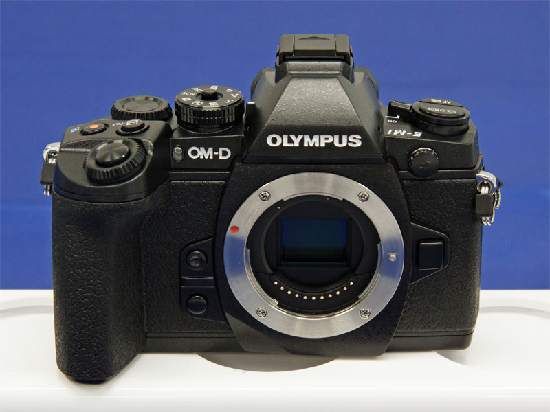 奧林巴斯E-M1真機圖賞-機身正面圖