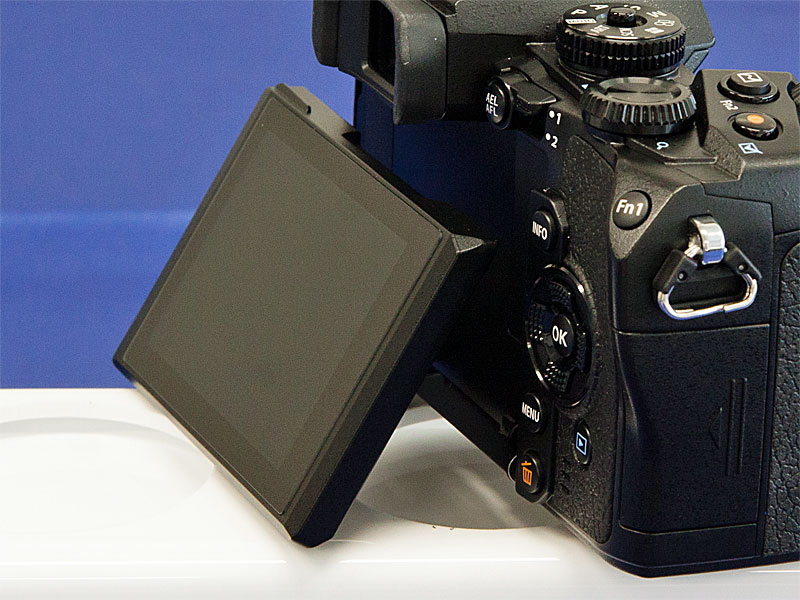 奧林巴斯E-M1真機(jī)圖賞-機(jī)身細(xì)節(jié)圖