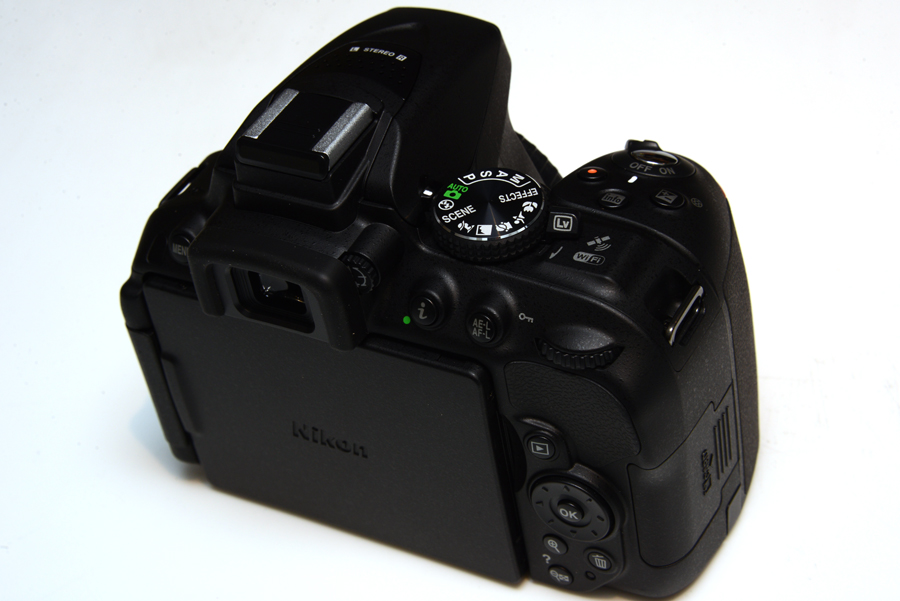 尼康D5300量產(chǎn)版本開箱-機身圖片
