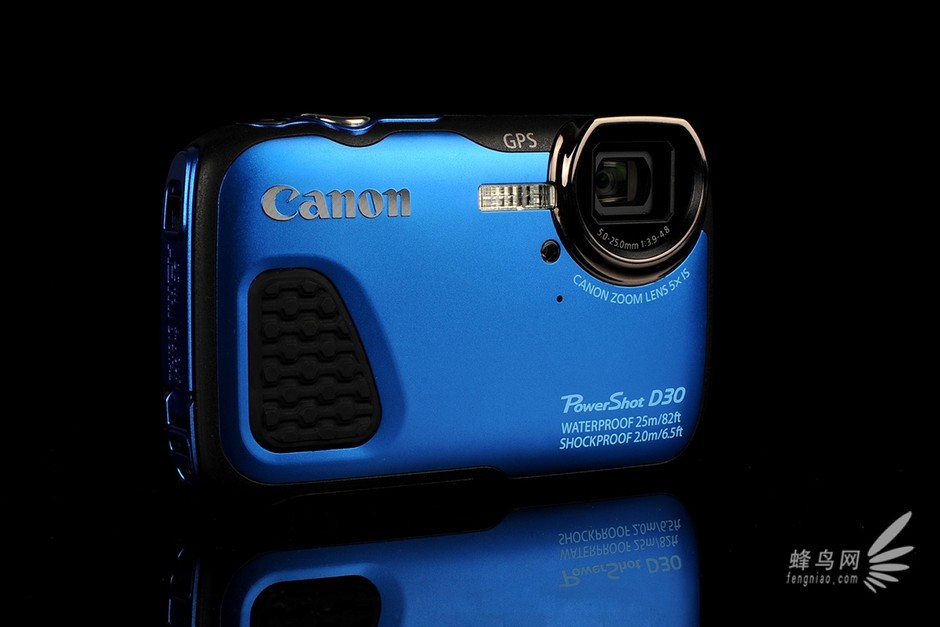 佳能PowerShot D30 斜側(cè)圖