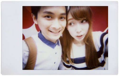 可轉(zhuǎn)接鏡頭 Lomo推最新時(shí)尚Instant相機(jī)