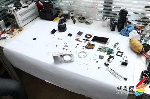 全鋁機身數(shù)碼心 徠卡T機身鏡頭拆解全紀錄