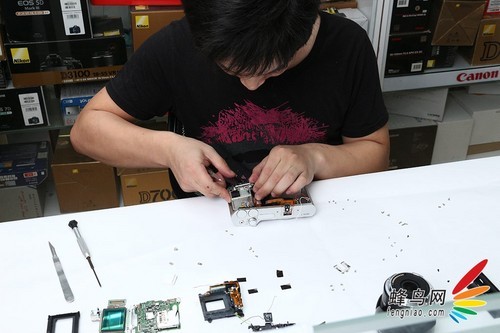 全鋁機身數(shù)碼心 徠卡T機身鏡頭拆解全紀錄