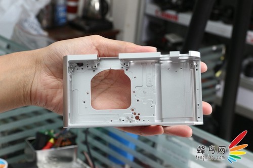 全鋁機身數(shù)碼心 徠卡T機身鏡頭拆解全紀錄