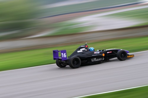 如何使用佳能小三元拍攝動(dòng)感賽車