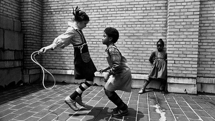 Jill Freedman 借臺(tái)相機(jī)走上街頭