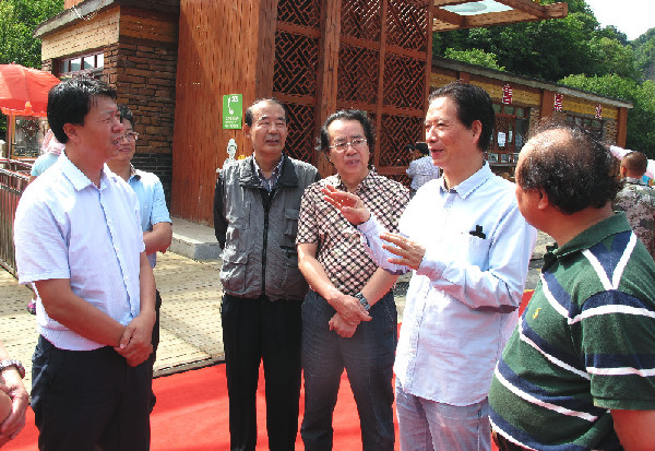 中國新聞攝影學(xué)會創(chuàng)作基地落戶關(guān)門山國家森林公園