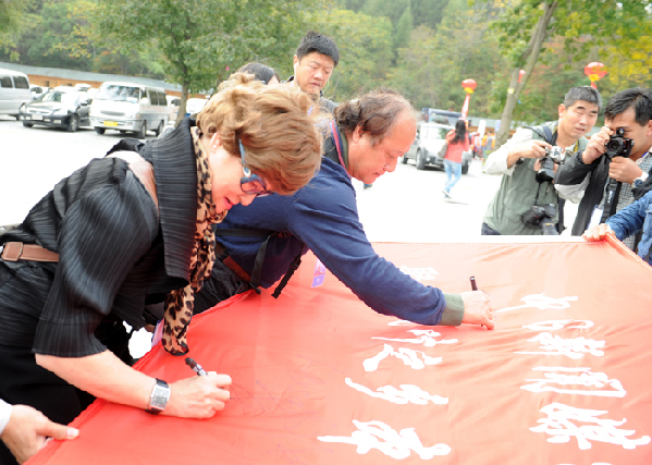 中國(guó)新聞攝影記者聚焦“楓葉之鄉(xiāng)”本溪縣