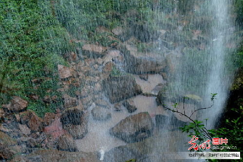 紀(jì)念紅軍長(zhǎng)征勝利80周年全國(guó)主流媒體聚焦赤水