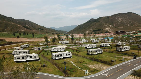 “喜迎黨的十九大——航拍中國”活動第三站在海坨山舉行