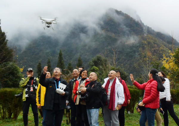 全國(guó)百家媒體聚焦綠色神農(nóng)架