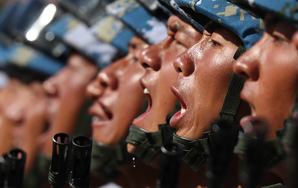 第二屆強(qiáng)軍夢(mèng)大型軍事攝影展在北京民族文化宮舉行