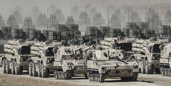 第二屆強(qiáng)軍夢(mèng)大型軍事攝影展在北京民族文化宮舉行