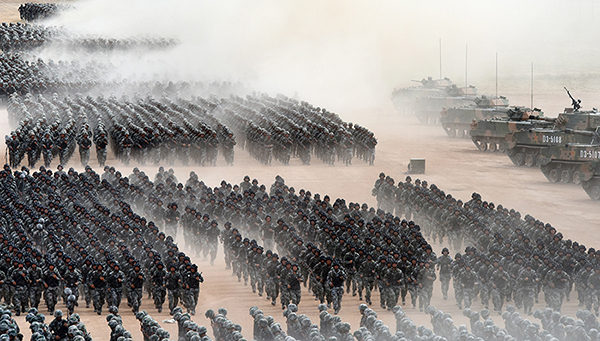 第二屆強(qiáng)軍夢(mèng)大型軍事攝影展在北京民族文化宮舉行