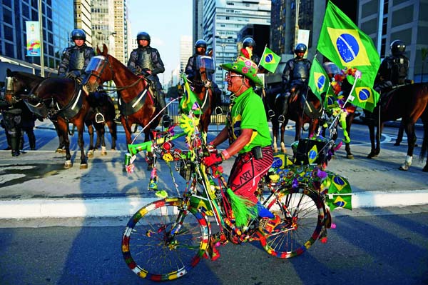 《百名攝影師聚焦巴西》畫冊首發(fā)式在京舉行