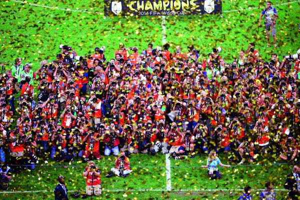 《百名攝影師聚焦巴西》畫冊首發(fā)式在京舉行