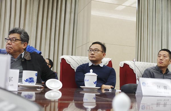 胡孝漢同志到中國(guó)新聞攝影學(xué)會(huì)調(diào)研