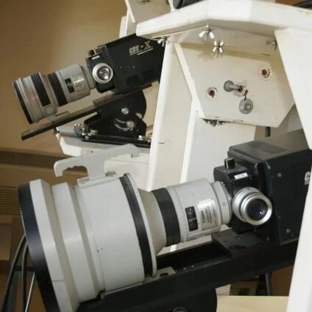 發(fā)現(xiàn)罕見佳能300mmF1.8鏡頭 全球僅存4支