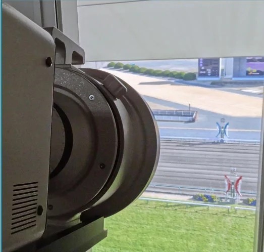 發(fā)現(xiàn)罕見佳能300mmF1.8鏡頭 全球僅存4支