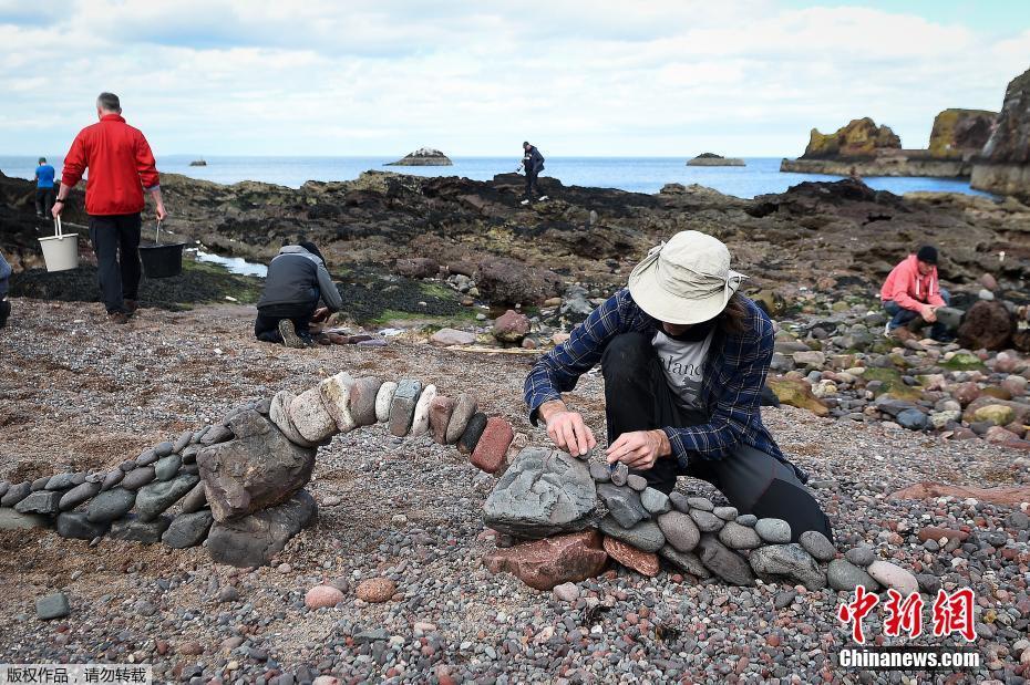 歐洲舉辦立石大賽 小小石頭挑戰(zhàn)地心引力