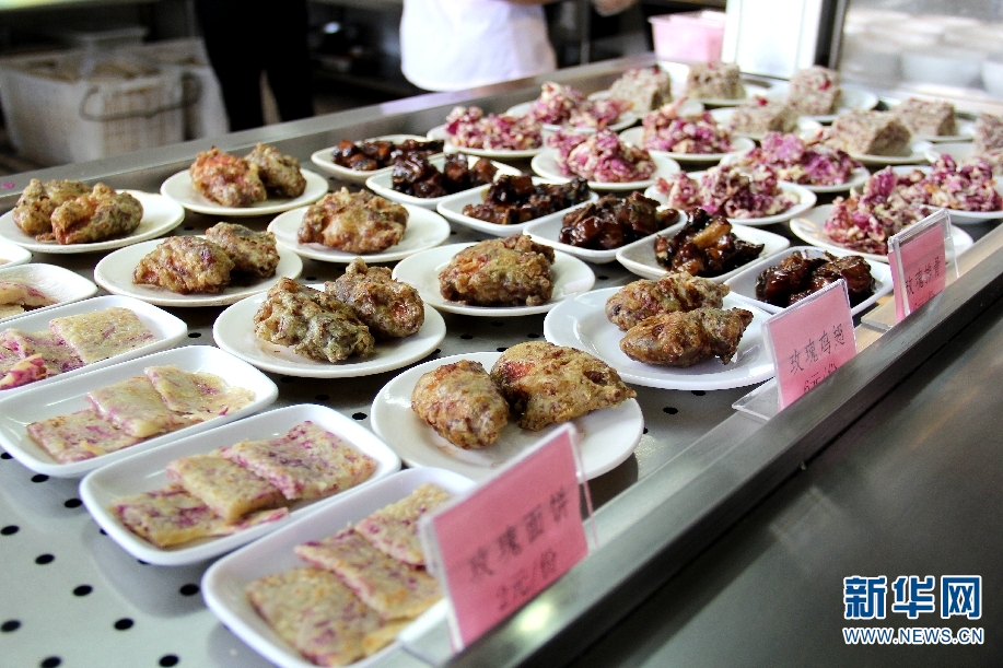 一束玫瑰一桌菜 云南一高校用鮮花做菜成“網(wǎng)紅”