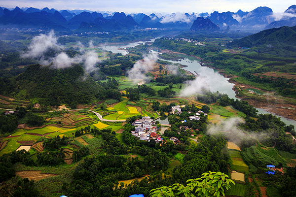中國新聞攝影學會攝影基地“落戶”大化瑤鄉(xiāng)