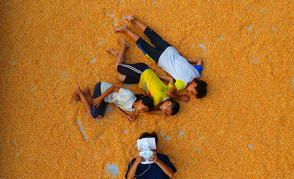 《＂增強(qiáng)四力＂攝影記者在基層匯報展》受到觀眾好評