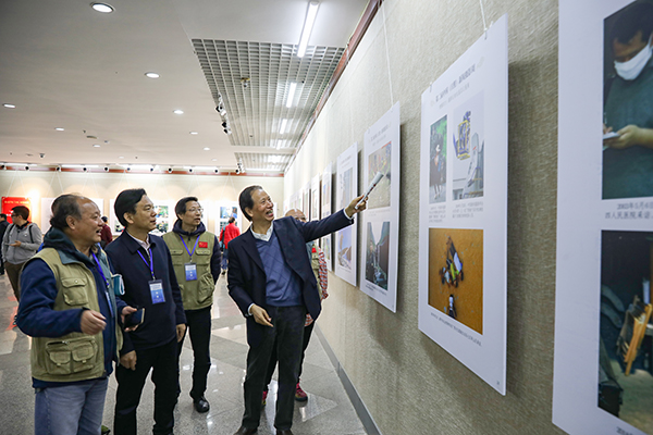 《＂增強(qiáng)四力＂攝影記者在基層匯報展》受到觀眾好評