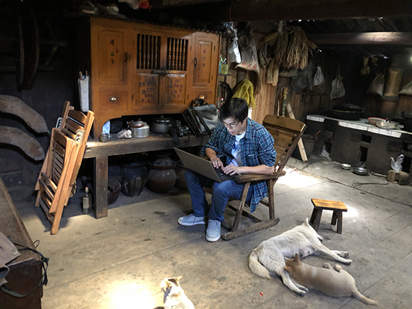 《＂增強(qiáng)四力＂攝影記者在基層匯報展》受到觀眾好評