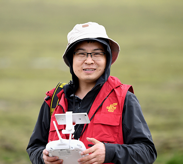 《＂增強(qiáng)四力＂攝影記者在基層匯報展》受到觀眾好評