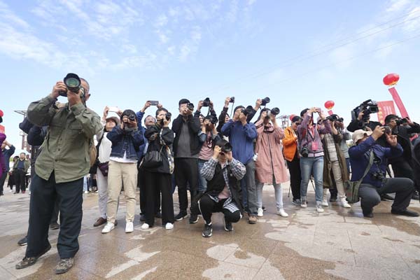 “中華之美”全國丹霞地貌主題攝影展在張掖舉行