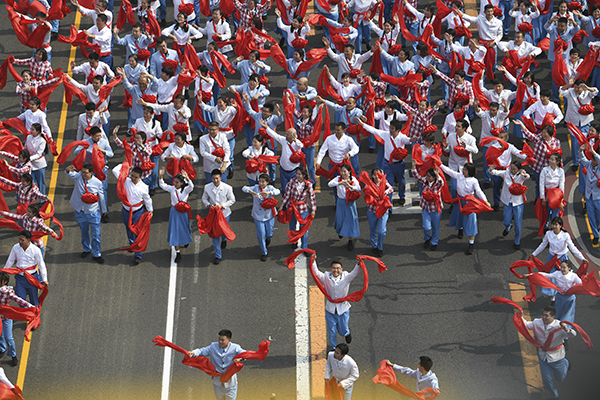 “騰飛的民族 輝煌的成就”---全國主流媒體新聞攝影作品展在京開幕