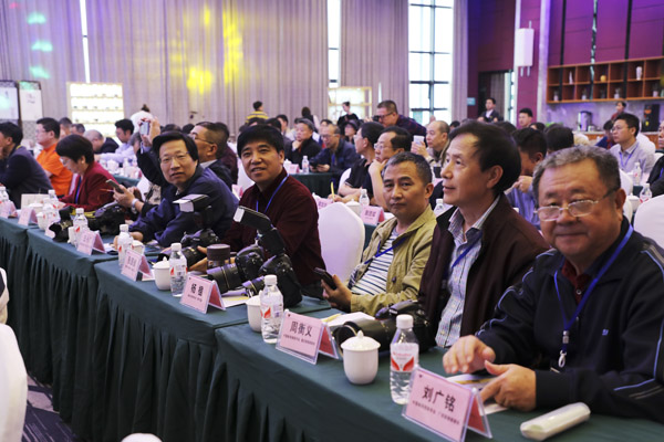 中國新聞攝影學會八屆二次理事會在廣西欽州召開