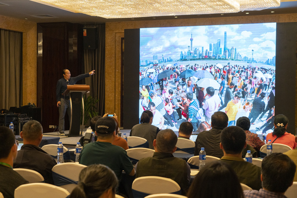 2019全國(guó)地市報(bào)社長(zhǎng)總編輯新聞攝影高峰論壇在漳州舉行