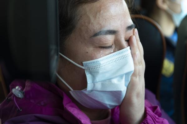 白衣戰(zhàn)士，你的名字寫滿了這個(gè)春天！