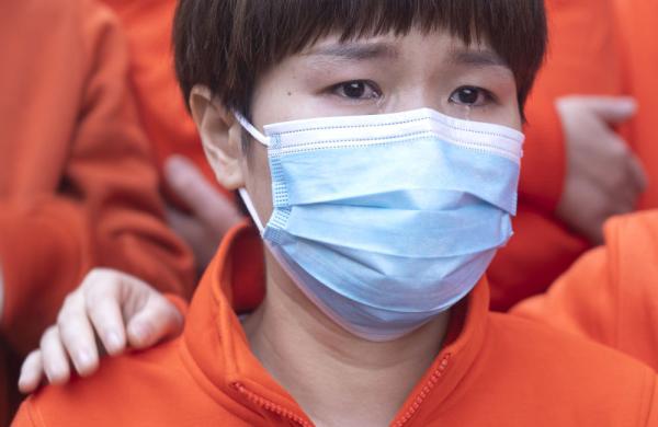 白衣戰(zhàn)士，你的名字寫滿了這個(gè)春天！