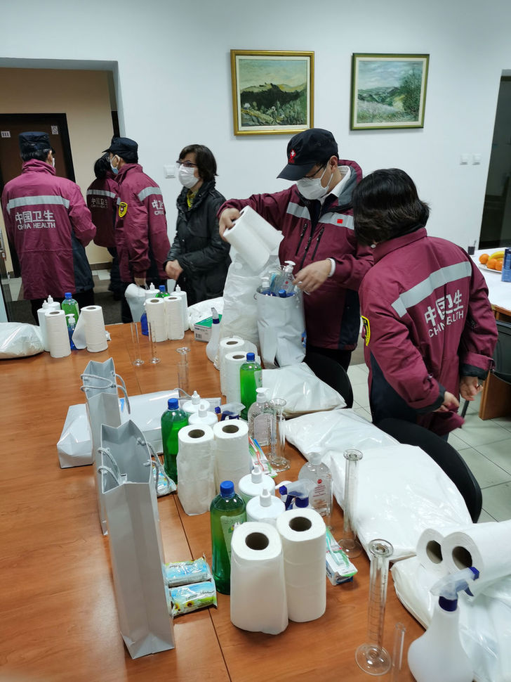 共同戰(zhàn)“疫”｜獨(dú)家！中國(guó)專家組的影像日志——初到貝爾格萊德