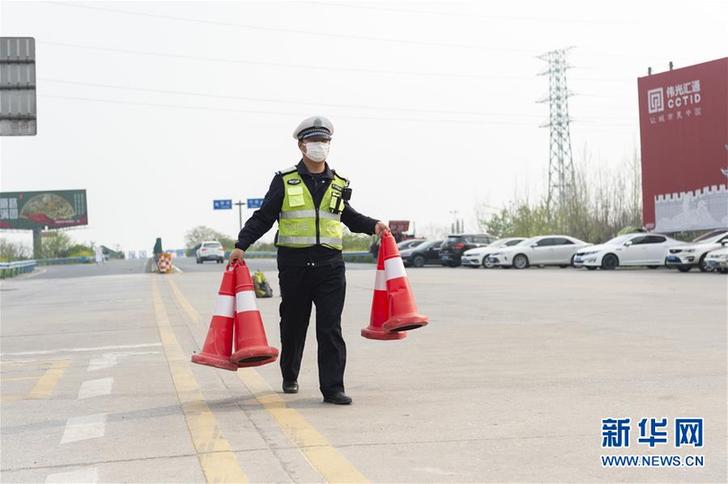 （聚焦疫情防控）（12）湖北：武漢以外地區(qū)解除離鄂通道管控