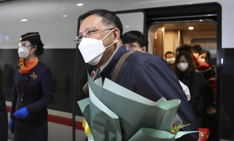 武漢站重啟日：1.2萬名湖北鄉(xiāng)親坐高鐵回家