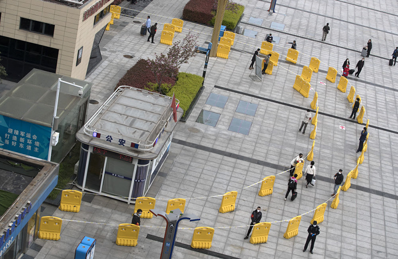 武漢站重啟日：1.2萬名湖北鄉(xiāng)親坐高鐵回家