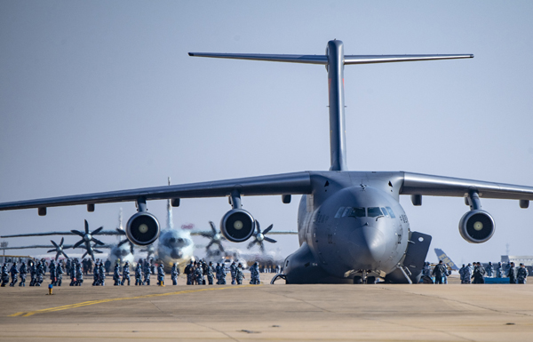 《百名攝影師聚焦COVID-19》畫冊(cè)在京出版 生動(dòng)講述中國(guó)抗擊疫情故事