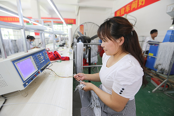 中國新聞攝影學(xué)會會員聚焦靖西 見證國定貧困縣的華麗逆襲