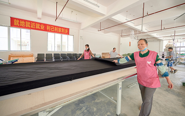 中國新聞攝影學(xué)會會員聚焦靖西 見證國定貧困縣的華麗逆襲