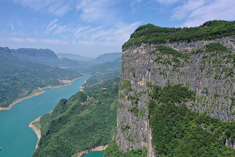 “漫步”云端，踩出脫貧致富路