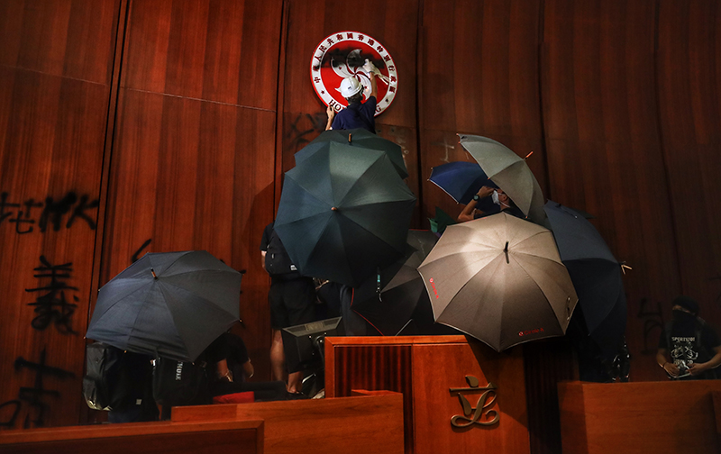 暴力肆虐 明珠蒙塵