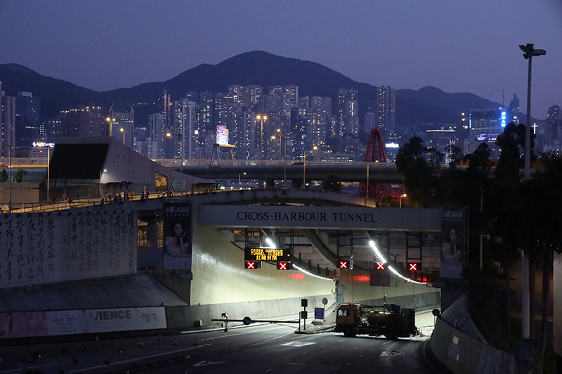 暴力肆虐 明珠蒙塵