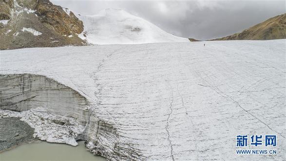 （美麗中國）（1）走進(jìn)廓瓊崗日冰川公園