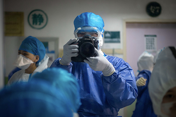 ＂在抗疫一線錘煉四力”新聞攝影學(xué)術(shù)報(bào)告會(huì)在日照舉行